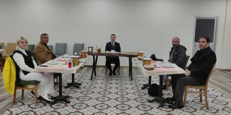 Malazgirt Kaymakamı Demirer, gazetecilerle bir araya geldi
