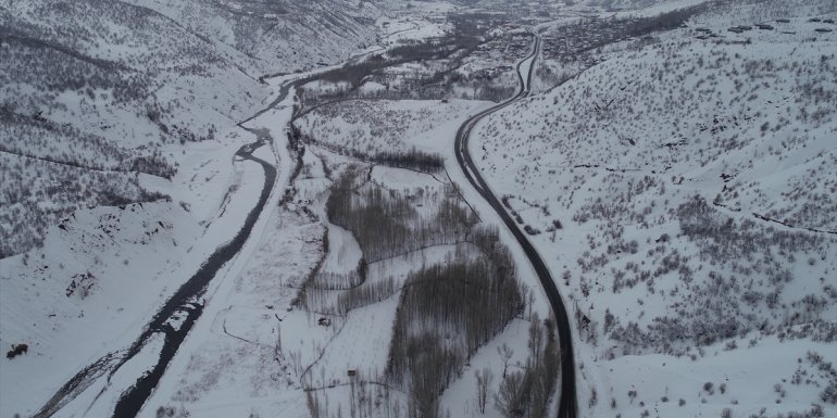 Doğu'da 590 yerleşim yerine ulaşım sağlanamıyor