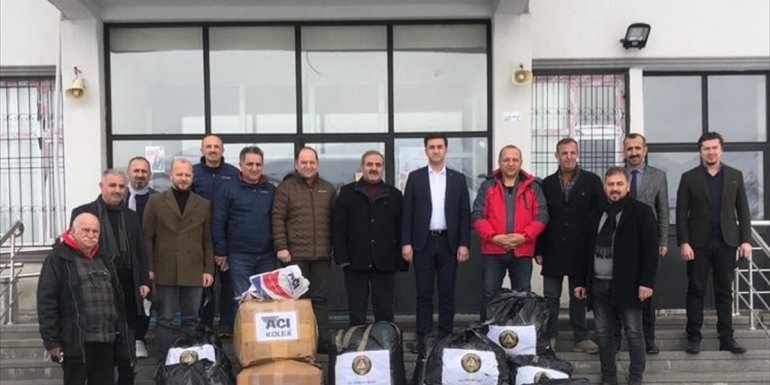 Trabzonlu hayırseverlerden Bingöllü öğrencilere kışlık giysi hediyesi