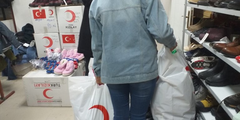 Türk Kızılay'dan Baskil'de bir yılda 1600 aileye giysi yardımı
