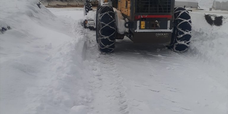 Tuşba Belediyesinden karla mücadele çalışması1