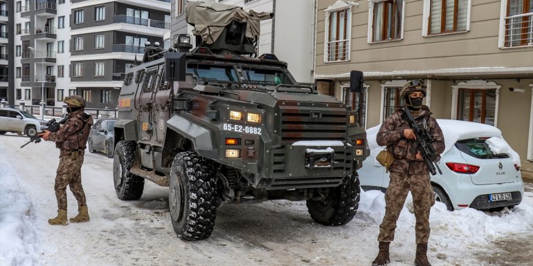 Van'da evde 10 düzensiz göçmen yakalandı