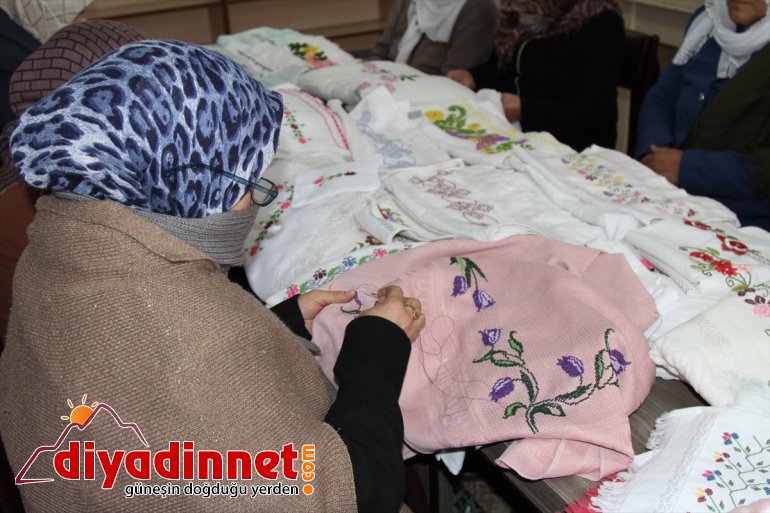 canlandırıyor - tutan Kadınlar unutulmaya VAN yüz yeniden kanaviçeyi 3