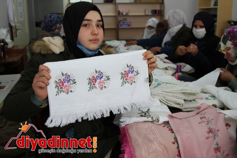 yüz yeniden unutulmaya tutan VAN - canlandırıyor Kadınlar kanaviçeyi 5