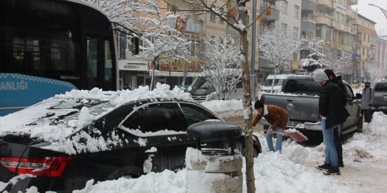 Van, Muş, Hakkari ve Bitlis'te 315 yerleşim birimine ulaşım sağlanamıyor