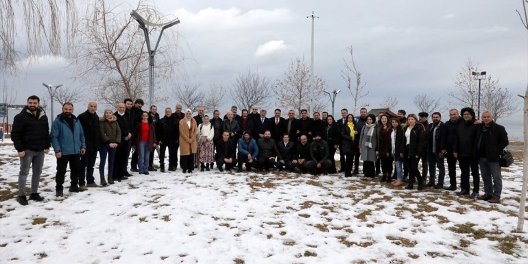 Van Valisi Bilmez, kentte görev yapan gazetecilerle bir araya geldi