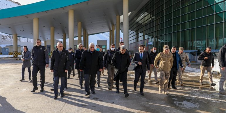 Van Valisi Mehmet Emin Bilmez, gümrük personelinin gününü kutladı