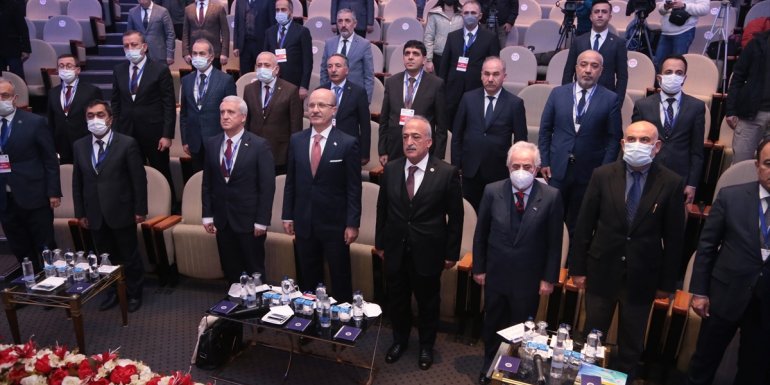 YÖK Başkanı Özvar, üniversitelerin birbirlerinin benzeri olma yönündeki eğilimini eleştirdi:1