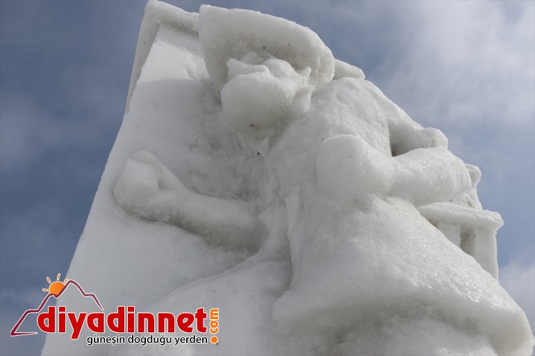heykelleri kahramanlarının kar masal için kardan yapıldı Ağrı