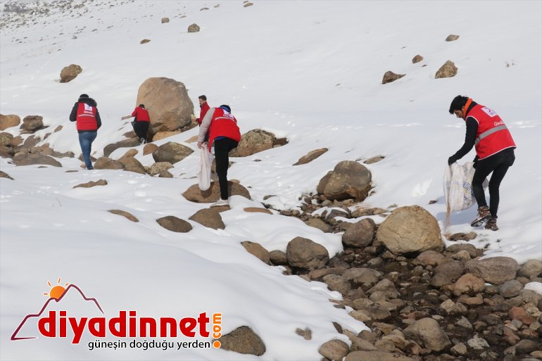 bir hayvanları yaban doğaya yem ton bırakıldı Ağrı