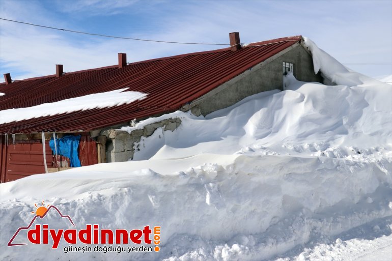 geçiyor köylerde kara Ağrı