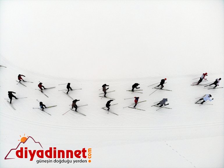 sporcuları AĞRI - koşuyor dağlarında Ağrı