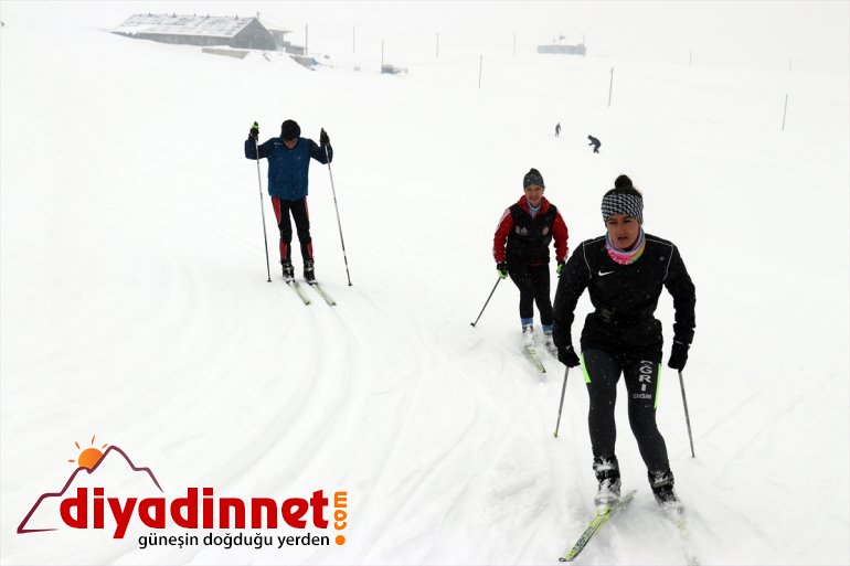 ve Kayak başarıya koşuyor Ağrı