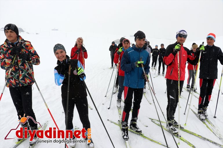 Kayak AĞRI başarıya dağlarında koşuyor soğuk ve - Ağrı