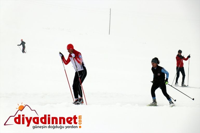 başarıya koşuyor - Kayak AĞRI sporcuları Ağrı