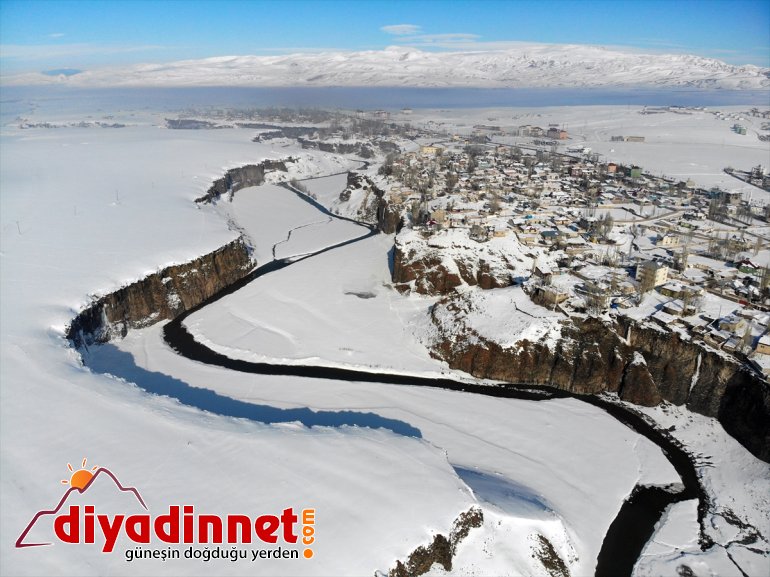 - için dağcıları tırmanışı buz Murat bekliyor AĞRI Kanyonu, 2