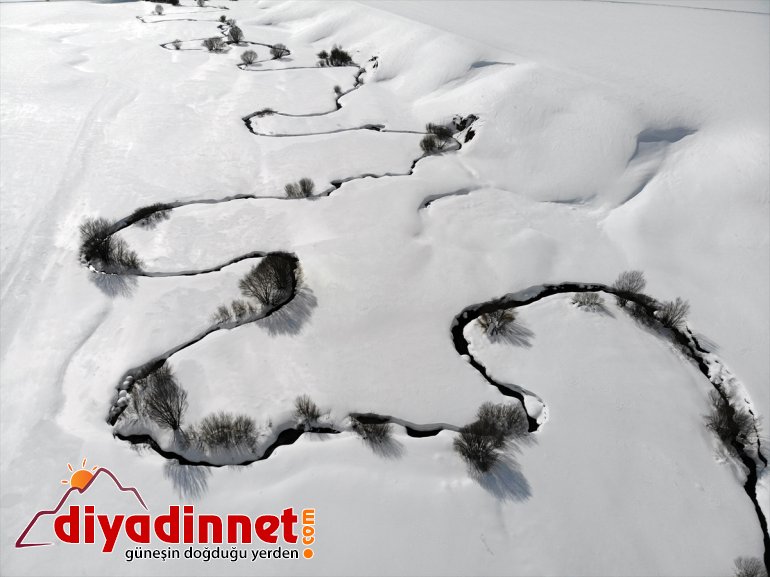 Ağrı'nın karla kaplı menderesleri dron ile görüntülendi