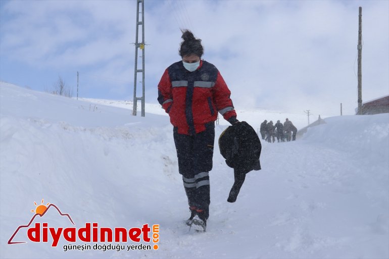 umut kurtarma oluyor yolunu hayat hastalara Sağlıkçıların - AĞRI ekipler açan 7