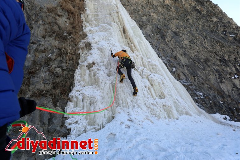 dağcı tırmandı (2) Fındık, - buz Kanyonu