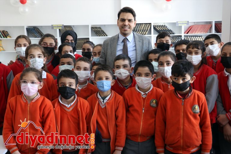 terör ırkçı kütüphanede kurbanının Ağrı