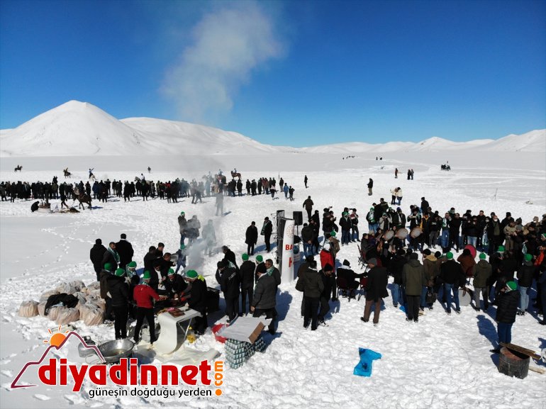 Balık Gölü'nde atlı kızak ve su altı dalışı ilgi gördü