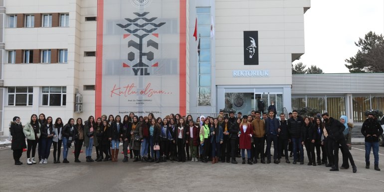 Başkaleli 150 öğrenci Erzurum