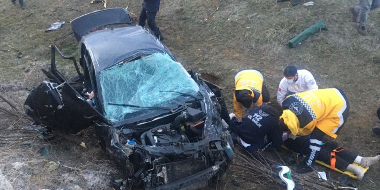 Elazığ'da devrilen otomobildeki 1 kişi öldü, 3 kişi yaralandı