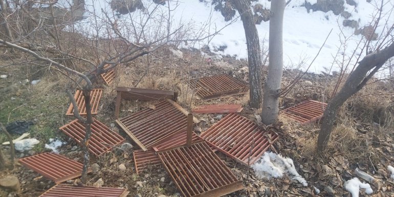 Erzincan'da belediyenin mazgal kapaklarını çalan 2 şüpheli yakalandı