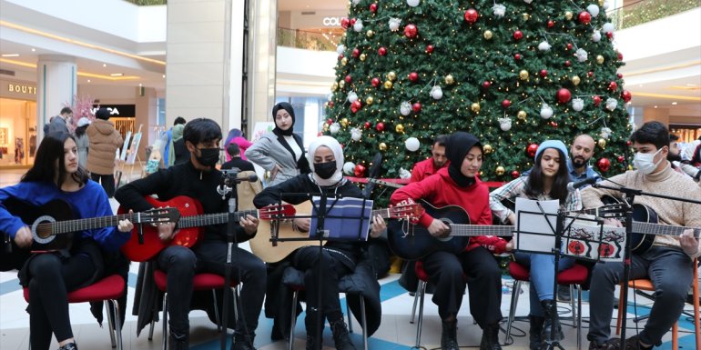 Erzurum'da gençler kültürel ve sanatsal faaliyetle teknoloji bağımlılığına dikkati çekti