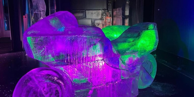 Erzurum'daki buz müzesinde "Cumhuriyet ve Çocuk" temalı ikinci sergi açıldı