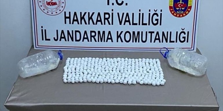 Hakkari'de bir araçta 3 kilo 500 gram eroin ele geçirildi