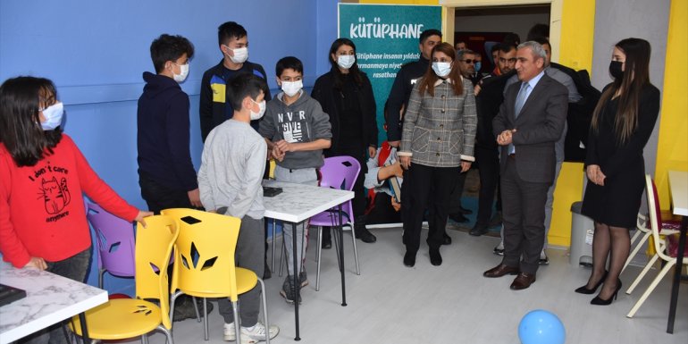 Hakkari'de bir okulda şehit Emniyet Müdür Yardımcısı Cevher'in adına kitaplık oluşturuldu