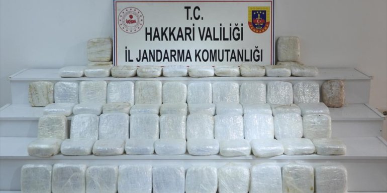 Hakkari'de hava destekli operasyonda 98 kilo 650 gram eroin ele geçirildi