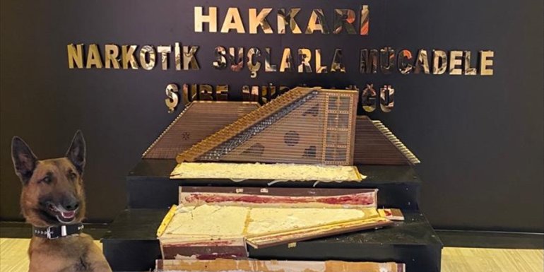Hakkari'de enstrümanın içinde 13,5 kilogram sentetik uyuşturucu ele geçirildi