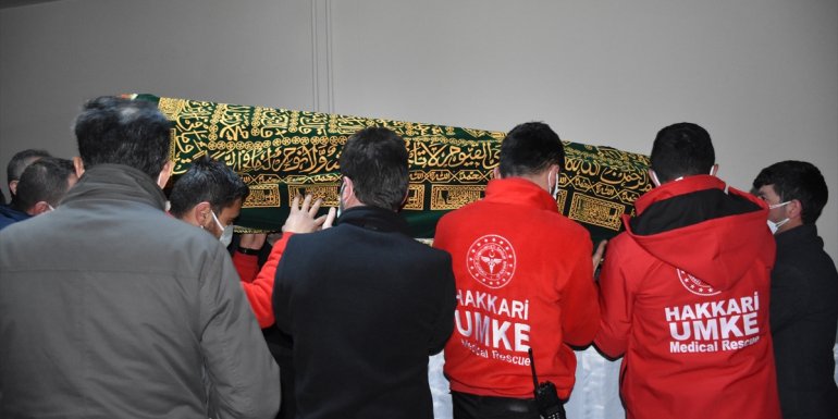İş makinesinin çarptığı sağlık personelinin cenazesi memleketine uğurlandı
