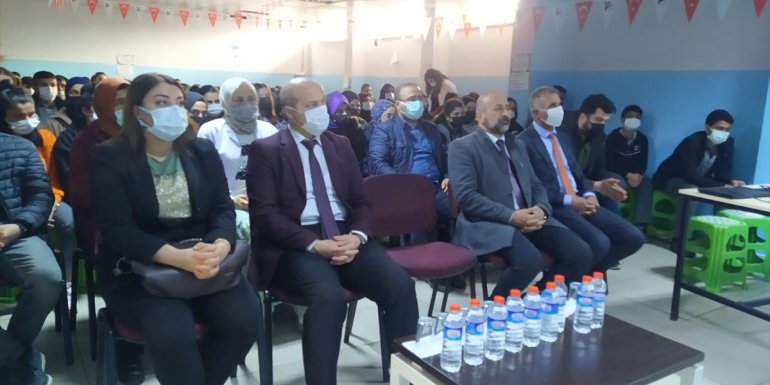 Kale'de öğrencilere 15 Temmuz darbe girişimi konulu konferans verildi