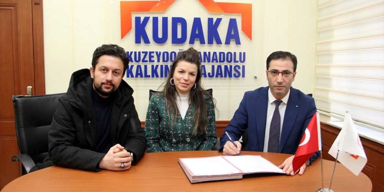 KUDAKA'dan Erzurum'da imalat sektöründeki iki firmaya 3 milyon liralık kredi desteği