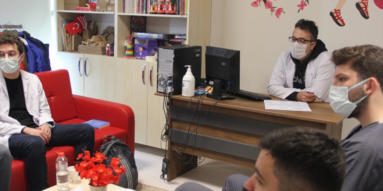MALATYA - Ailesindeki kanser geçmişi tıp derslerine konu oldu1