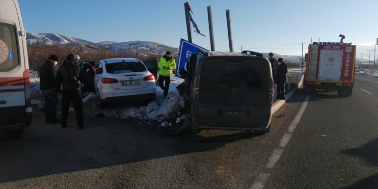 Malatya'daki trafik kazasında 4 kişi yaralandı