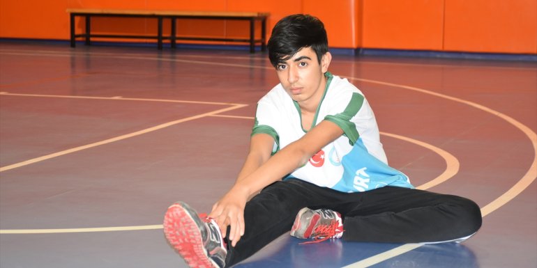 MALATYA - Görme engelli atlet, milli takıma seçilmek istiyor1