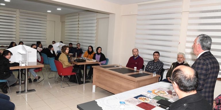 Muş'ta 'Kütüphane Sohbetleri' devam ediyor