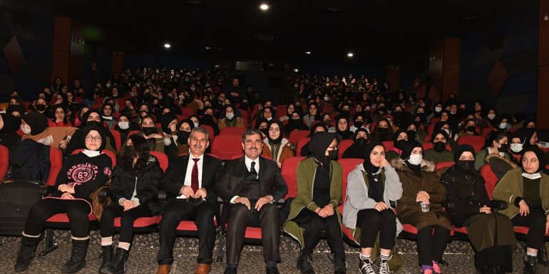 Muş'ta lise öğrencileri sinema ile buluşturuluyor
