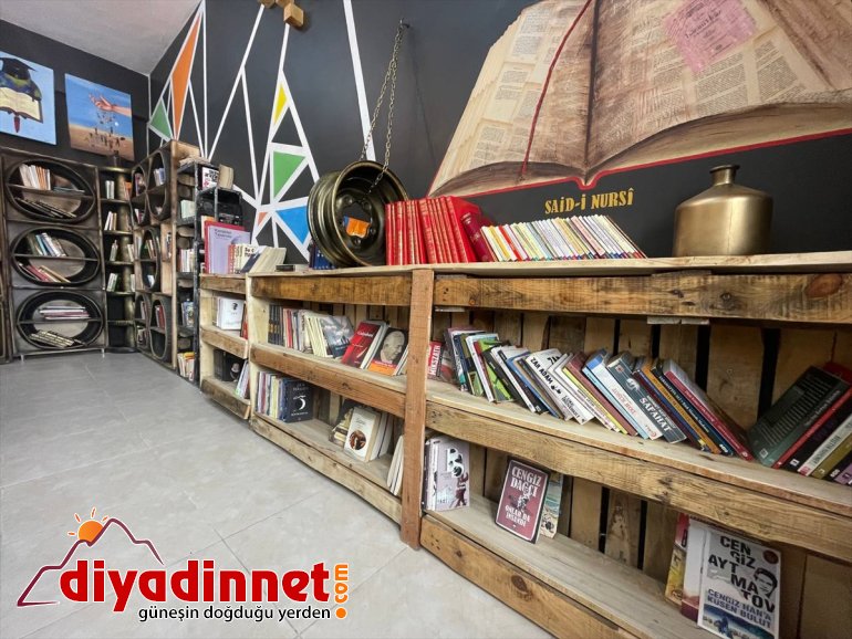 Öğrencilerin atık malzemelerden kurduğu kütüphane örnek oldu12