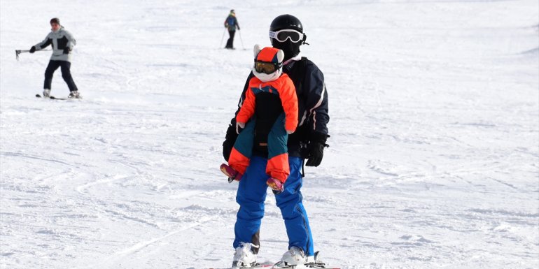 Palandöken ABD, Rusya, Norveç ve Ukrayna'dan kayak meraklılarını ağırlıyor