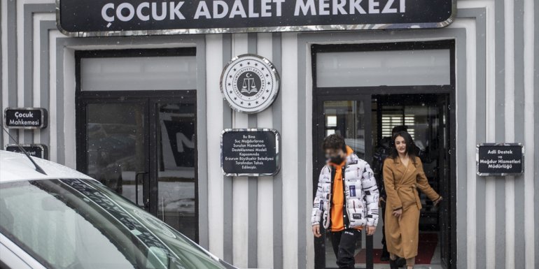 Türkiye'nin ilk Çocuk Adalet Merkezinde "sohbet" tadında adli kovuşturma