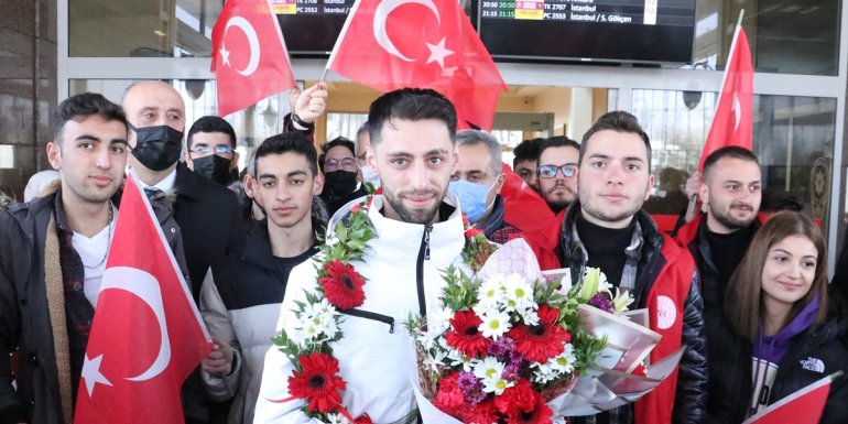 Uçan Türk, Erzurum