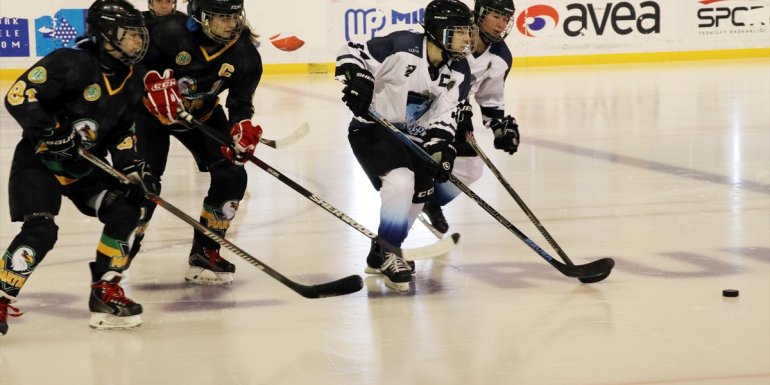 UNİLİG Buz Hokey Türkiye Şampiyonası Erzurum'da başladı