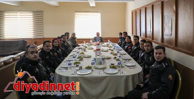 Vali Varol, polislerle bir araya geldi3