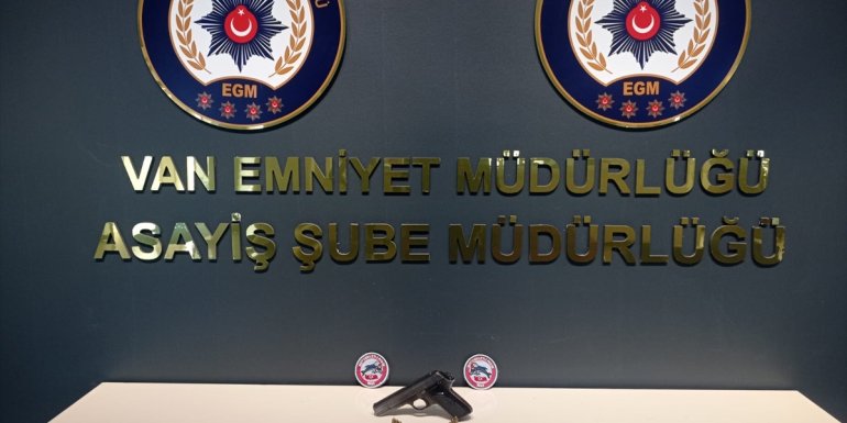 Van'da çeşitli suçlardan aranan 25 kişi tutuklandı