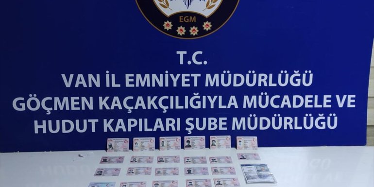 Van'da göçmen kaçakçılığı iddiasıyla 3 şüpheli yakalandı